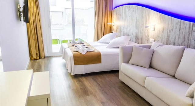 Apartamentos Triton