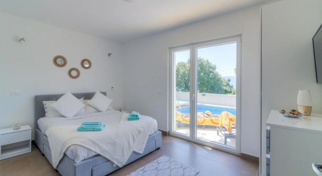 Beautiful Apartment in Smokvica Krmpotska With Wifi, 2 Bedrooms and Outdoor Swimming Pool, Reserva ahora Apartamento Hoteles en Klenovica con piscina, Piscina