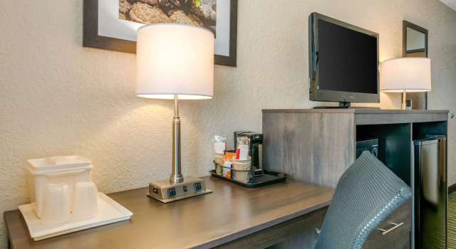 Четырёхместный номер Standard Quality Inn & Suites Leesburg Chain of Lakes