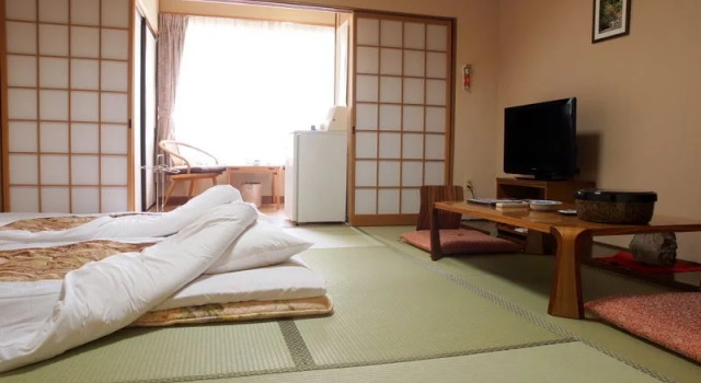 Jozankei Onsen Yukyu no Yado Shiraito, Boek Hotel Hotels in Douou met parkeren, Parkeren