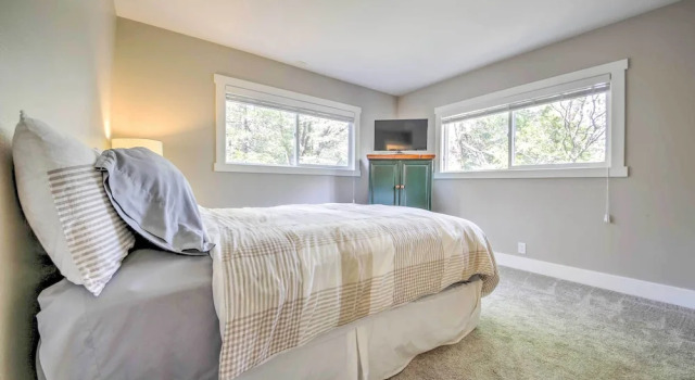 Коттедж Gorgeous Lake Arrowhead Retreat: Game Room & Deck