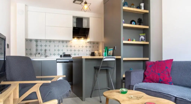 Gorgeous Apartment With Pool and Balcony In Izmir
