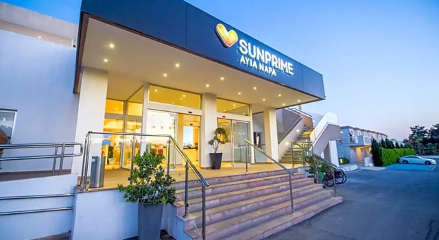 Sunprime Ayia Napa Suites, Забронировать Отель Отели Айия-Напа с парковкой, рядом с Парк развлечений Айа-Напа, Парковка