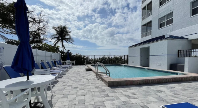 Вилла с балконом Estero Island Beach Villas 105