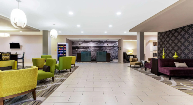 La Quinta Inn & Suites by Wyndham Monahans, Book Hotel Hoteller i Monahans med pool, Swimmingpool