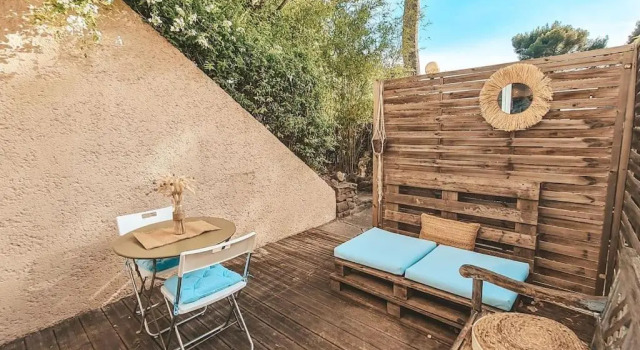 Студия Studio avec terrasse indépendant calme absolu dans maison de famille