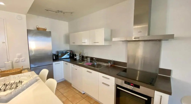 Villa vue mer donnant sur le Golfe de St Tropez, 2 chambres, 6 pers, piscine commune