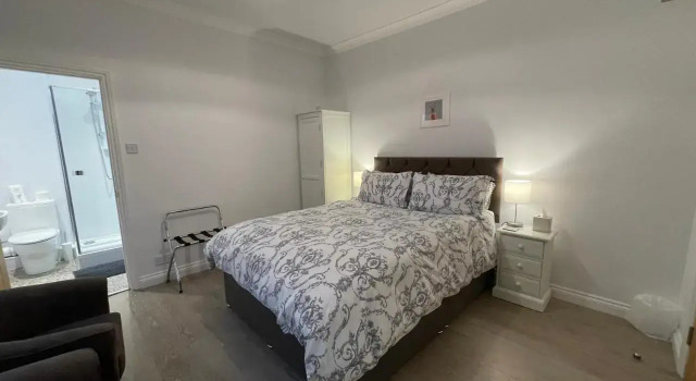 The New Bungalow, Забронировать Отель Бизнес-отели Англии, 4* 5*