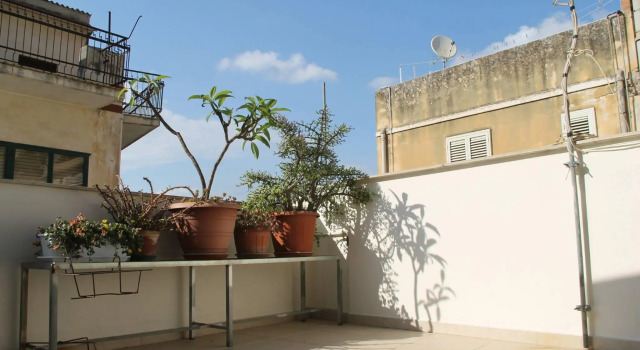 Holiday House - La Dimora Del Sarto, Забронировать Отель Отели Шикли 3 звезды, 3*