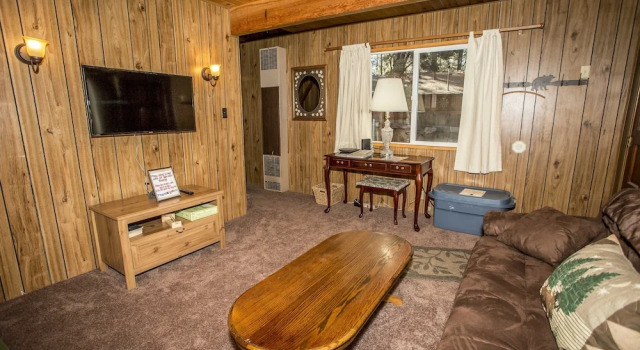 Just Right Cabin - 2 Br cabin by RedAwning, Забронировать Дом для отпуска Биг-Бэар-Сити San Bernardino Mountains