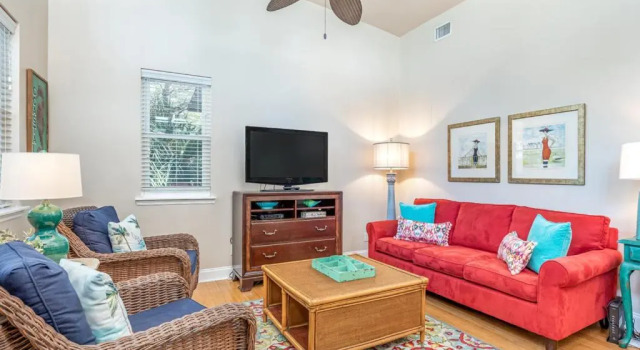 Treetop Cottage, Buchen Sie Ferienhaus Hotels in Tybee Island mit Parkplatz, Parkplätze