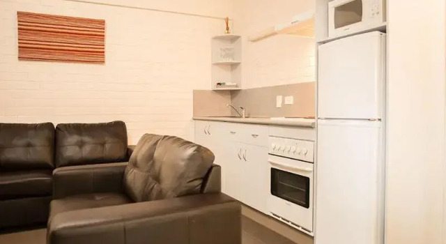 Двухместные апартаменты с 2 комнатами с балконом Adina Place Motel Apartments