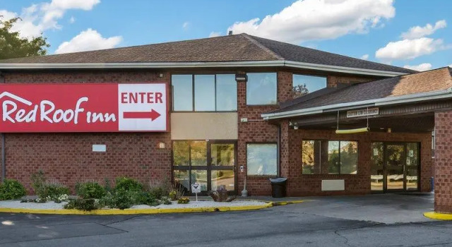 Кровать в общем номере Red Roof Inn Rochester - Airport