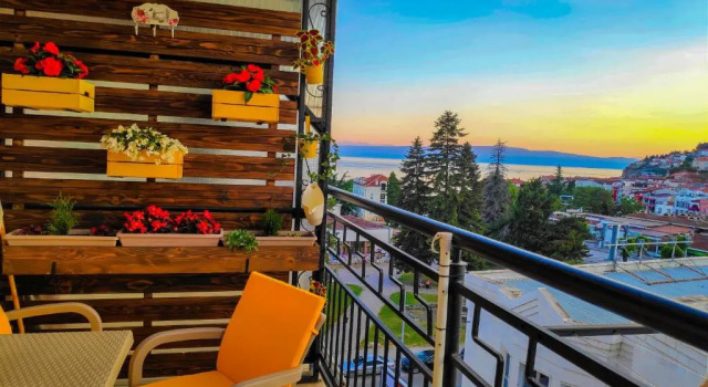 Апартаменты с видом на озеро Apartments FANTASY with Free Parking