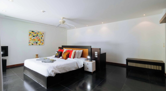 Seaview Own Pool Full-Time Maid V302