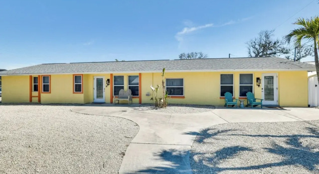 1 Block to Beach: Gulf Coast Escape w/ Patio!