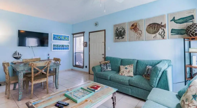 Апартаменты Steps To The Beach/Pet Friendly