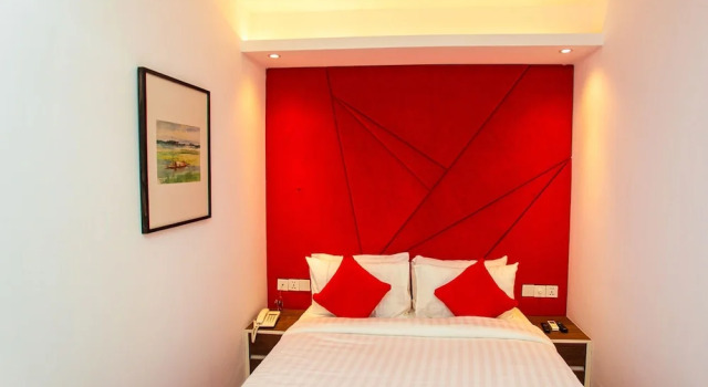 Royal Raj Hotel & Condominium, Rezerwuj Hotel Rāmchandrapur Radźszahi