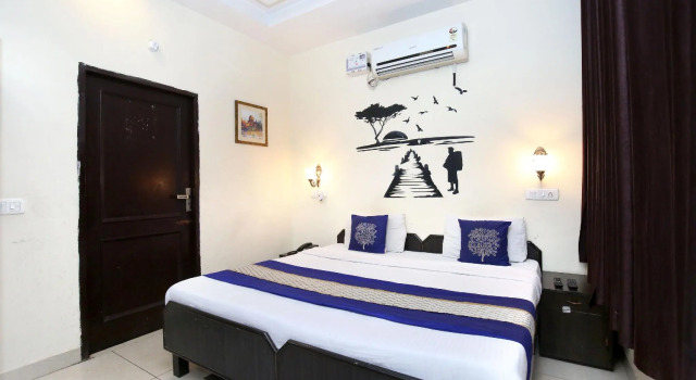 OYO 3004 hotel royal orbit, Rezerwuj Hotel Panchkula Delhi