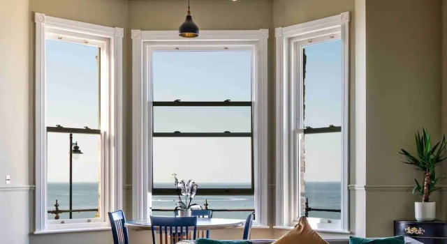 Luxe Beach Pad, Wow Sea Views at Coco By The Bay