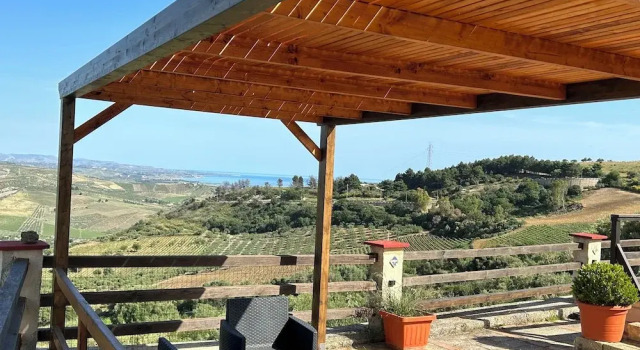 Апартаменты Appartamento Scirocco A Peaceful Retreat With a Beautiful View