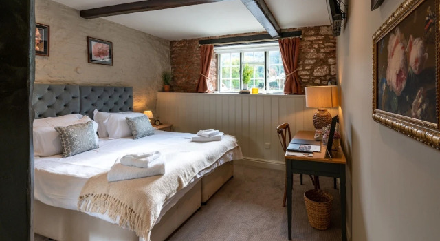 Ring O Bells, Rezervați Hotel Ubley Somerset