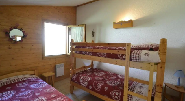 Demi-chalet charmant près des pistes, 2 balcons ensoleillés - FR-1-505-59, Забронировать Шале Виллы Овернь-Рона-Альпы, Вилла