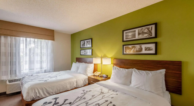 Четырёхместный люкс Sleep Inn & Suites Harrisonburg on University