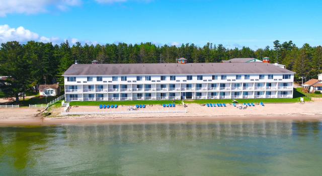Bridge Vista Beach Hotel and Convention Center, Забронировать Отель Отели Макино-Сити с бассейном, рядом с Mackinaw City Trailhead, Бассейн