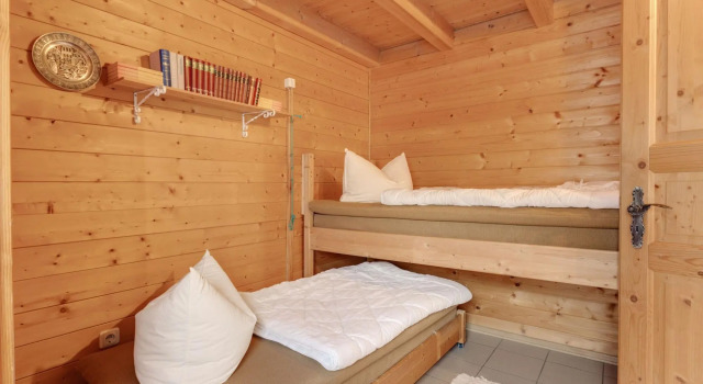 Holzferienhaus in Hinterrod mit Sauna, Rezervovat Rekreační dům Waffenrod Německo