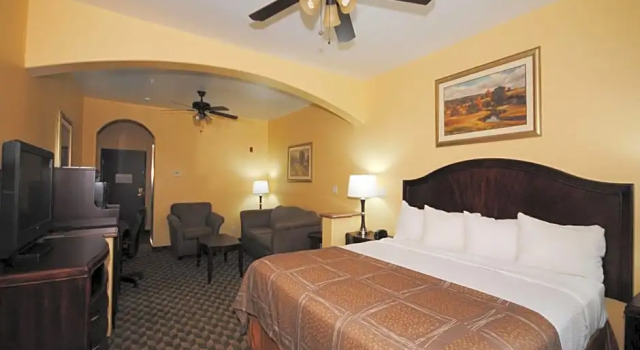 Люкс Best Western Plus Manvel Inn & Suites