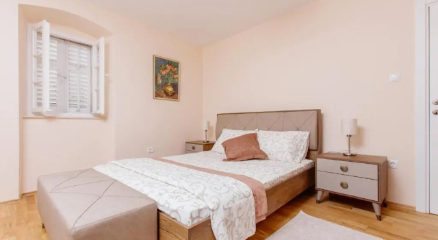 Апартаменты Deluxe Old Town Museum Square Apartment