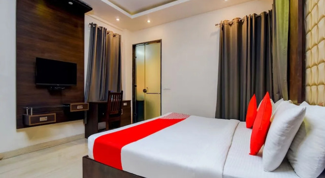 OYO Flagship 757 Blite Golf course road