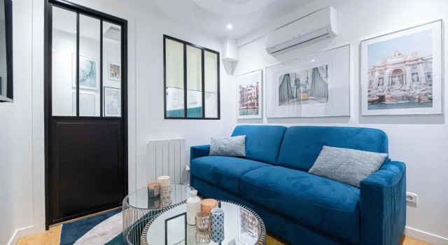Апартаменты Deluxe Beautiful Apartment in Marais - With AC
