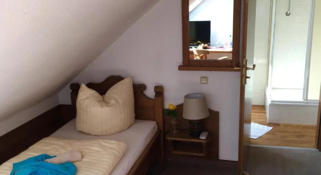 Номер Standard waldhotel AUSZEIT mit Restaurant & Café