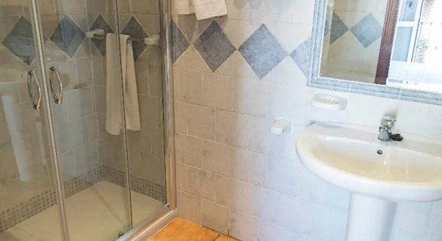 Двухместный номер Economy с балконом Hostal Marissal by Dorobe