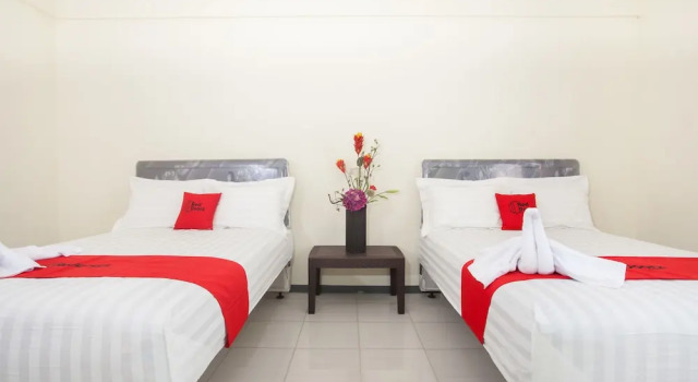 RedDoorz Near Museum Angkut Batu 2, Reservar Hotel Hotéis baratos em Batu, perto de Taman Wisata Tirta Nirwana Songgoriti