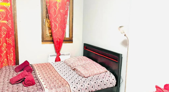 Le Red Escape à 15min du centre avec parking privé gratuit, Réserver Appartement Annecy-le-Vieux Lac d'Annecy, près de École de ski d'Annecy Semnoz