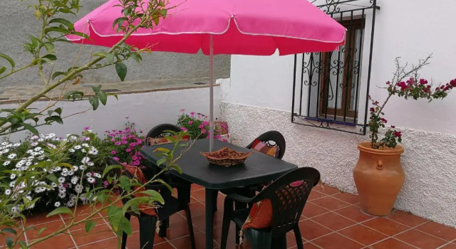 Коттедж Casa en pueblo de montes de Málaga a 15km de playa