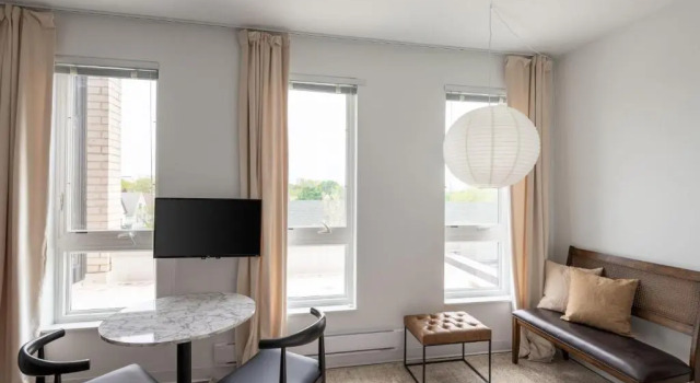 Студия Flexhome East Side Studio ES1 - UWM, Rooftop, & Lounge