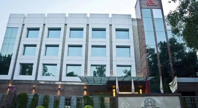 Venizia Sarovar Portico Delhi