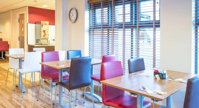 Travelodge Glasgow Airport, Забронировать Отель Отели Glasgow & The Clyde Valley с завтраком, Завтраки