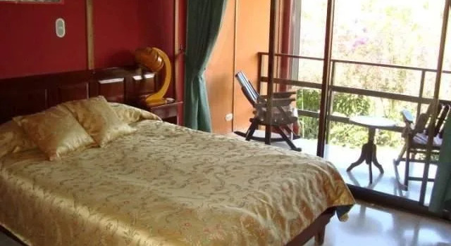 El Cafetal Inn, Buchen Sie Hotel Hotels in Atenas mit Pool, Schwimmbad