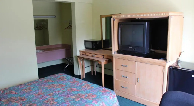 Travelers Inn Gainesville, Buchen Sie Gasthaus Gainesville Florida