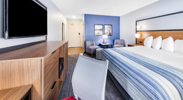 Номер Deluxe AmericInn by Wyndham International Falls