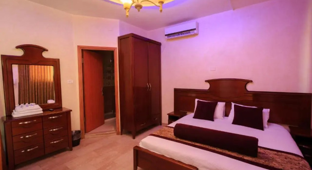 Standard Dreier Zimmer Hashimi Hotel