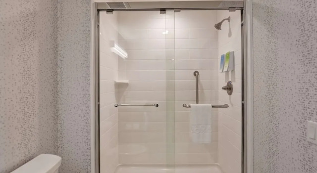 Двухместный номер Standard с видом на озеро Home2 Suites By Hilton Hot Springs