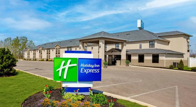 Люкс Standard Holiday Inn Express London-I-70 by IHG
