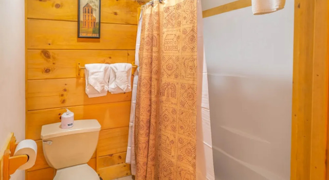 Номер Standard ER307- Eagles View- Great location- Close to town cabin