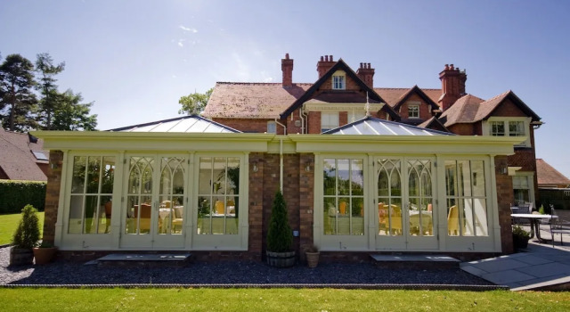 The Old Vicarage Hotel & Restaurant, Varaa Hotelli All inclusive -hotellit kohteessa Merseyside, All Inclusive
